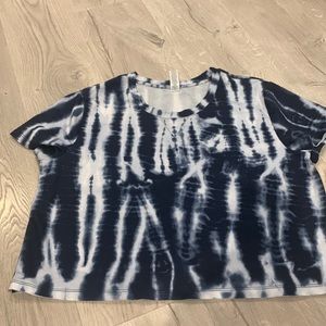 NWOT tie dye blue medium top